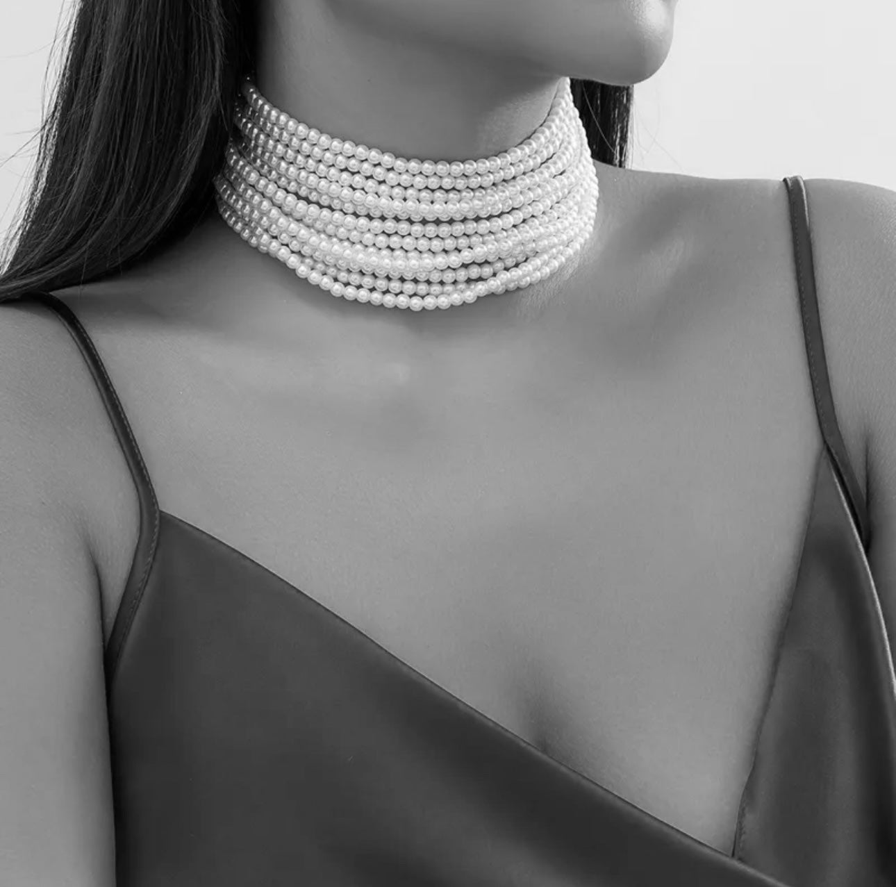 Multi pearl choker