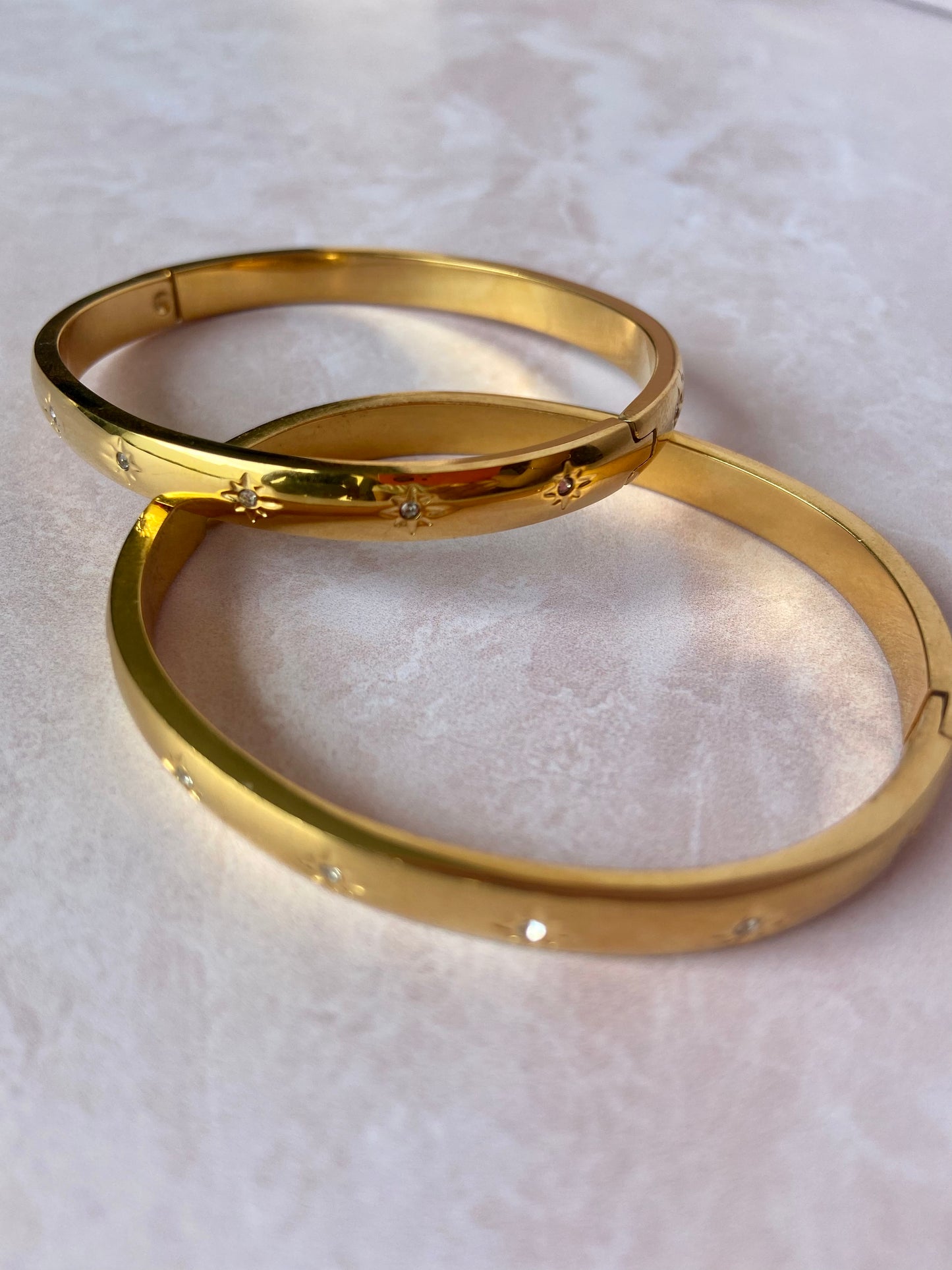 Stellar bangle