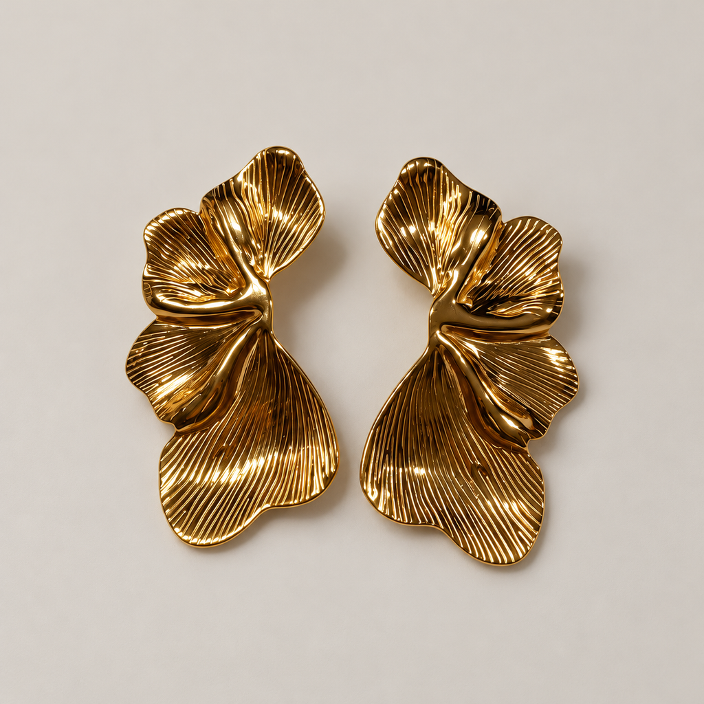 Golden leafy earrings
