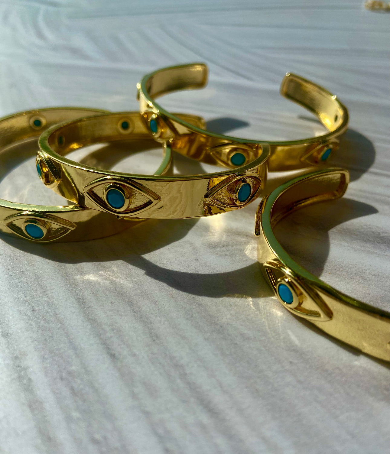 Eye bangle