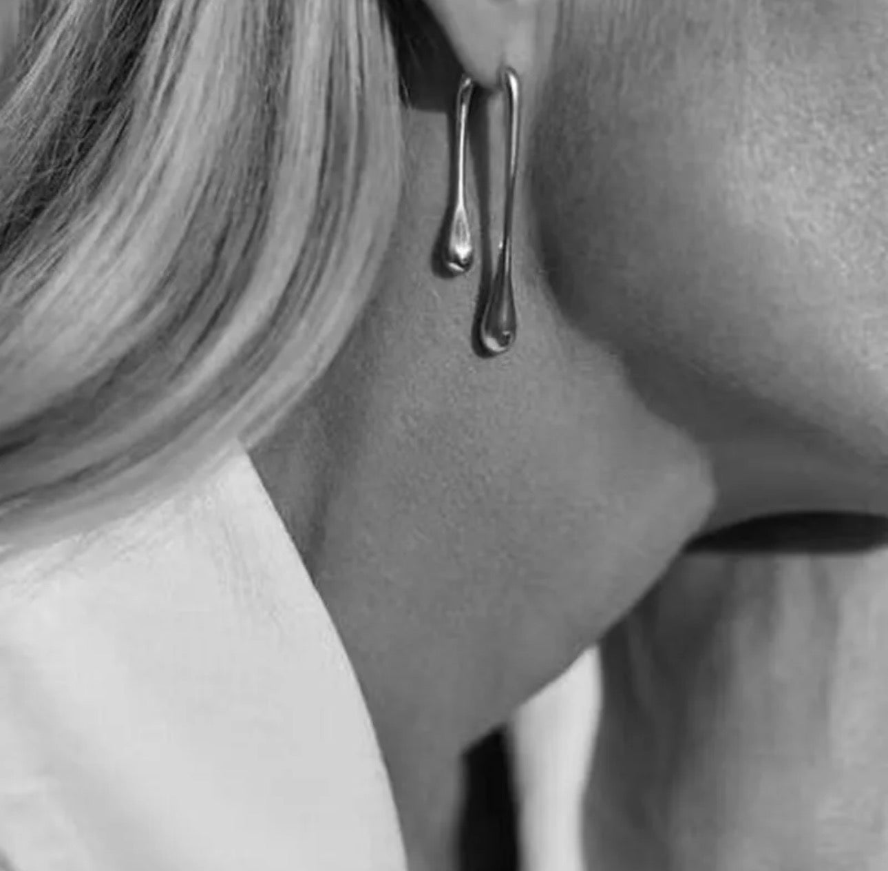 Dripping gold earrings