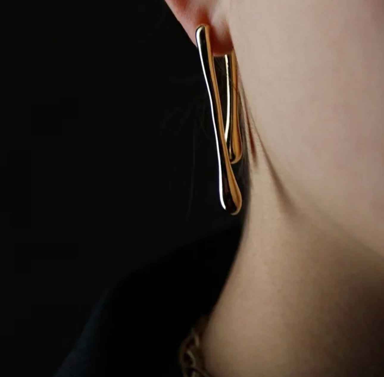 Dripping gold earrings