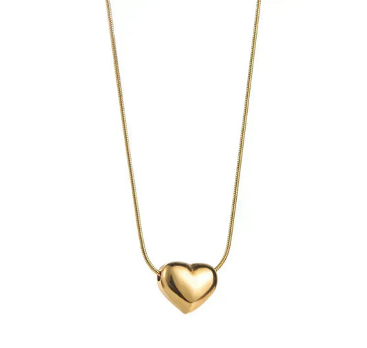 Heart balloon necklace