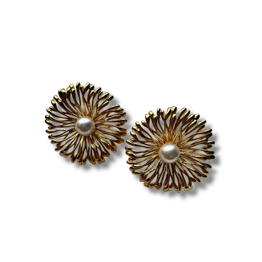 Golden light and pearl