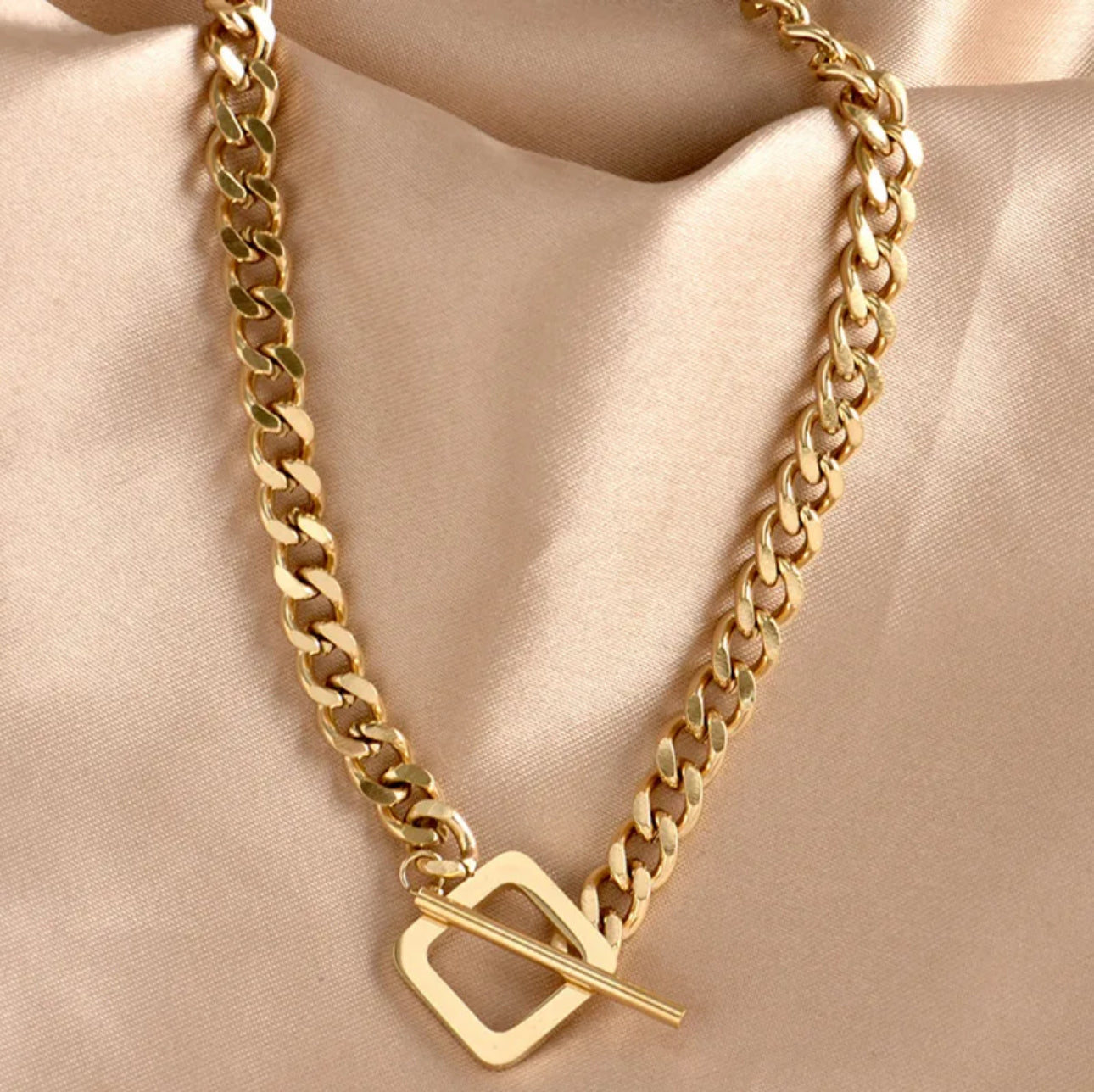 Janni Necklace